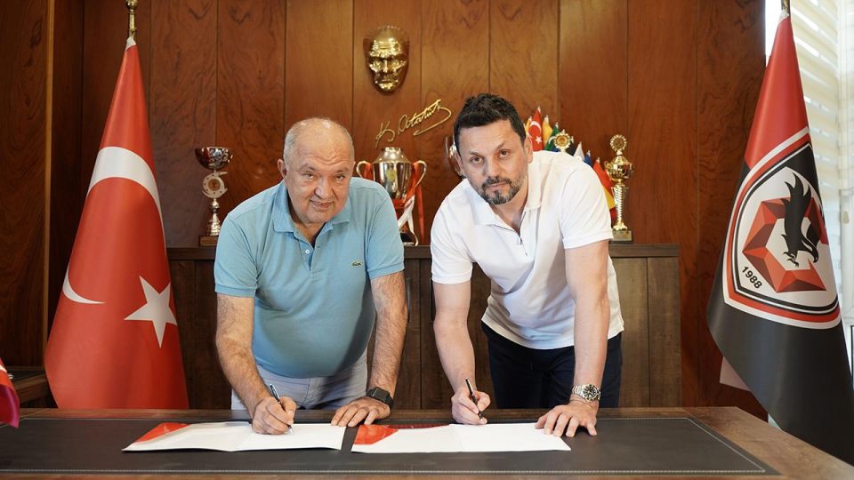 Gaziantep Futbol Kulübü, teknik direktör Erol Bulut ile 3 yıllığına anlaştı