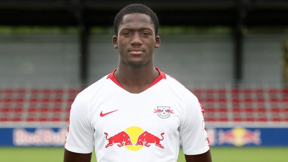 Liverpool Konate’yi transfer etti