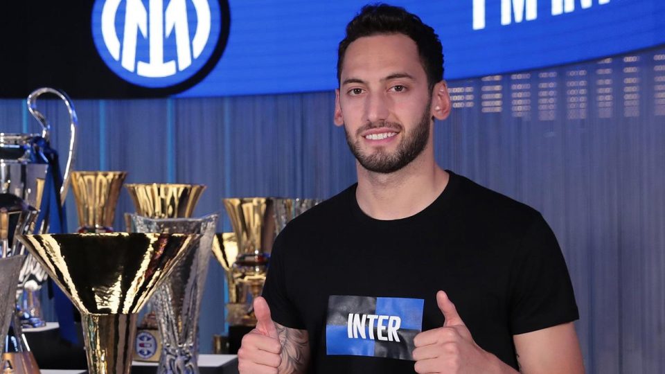 Hakan Çalhanoğlu Inter’e transfer olmaktan dolayı mutlu