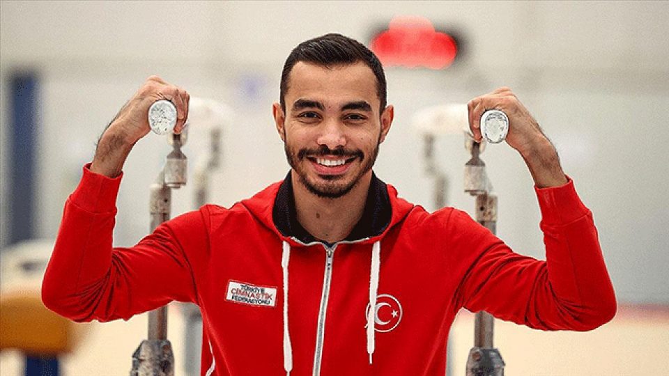 Milli cimnastikçi Ferhat Arıcan’dan altın madalya