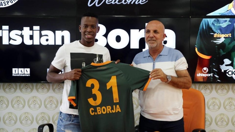 Alanyaspor’a Kolombiyalı sol bek