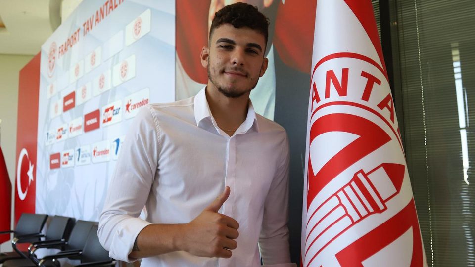 Antalyaspor’un yeni transferi sakatlandı