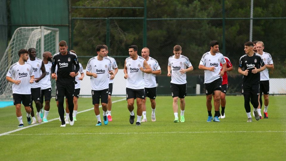 Beşiktaş’ın İspanya kampına koronavirüs engeli