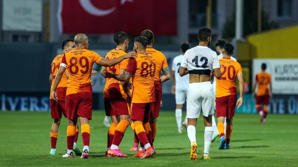 Galatasaray, hazırlık maçında Kasımpaşa’yı 4-2 yendi