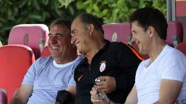 Hagi ve Popescu’dan Galatasaray’a ziyaret
