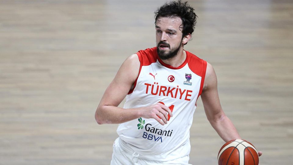 Milli basketbolcu Sertaç Şanlı Barcelona ile anlaştı