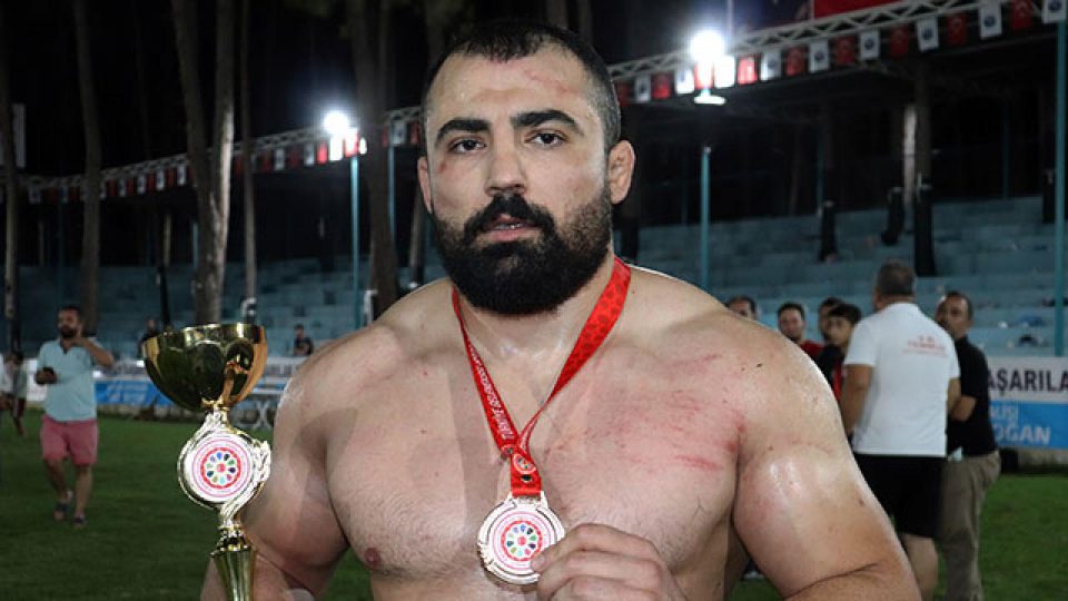 Aba Güreşi Türkiye Şampiyonası’nın başpehlivanı Barış Güngör oldu