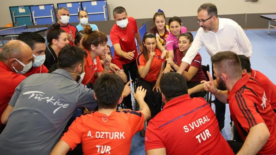 Bakan Kasapoğlu’ndan paralimpik sporculara ziyaret
