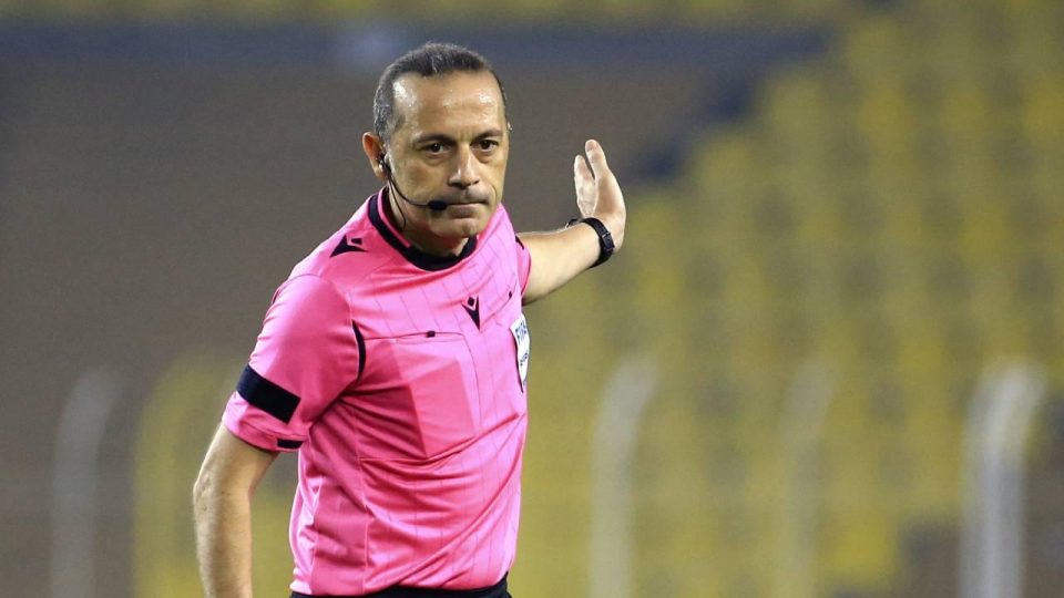 UEFA’dan Cüneyt Çakır’a görev