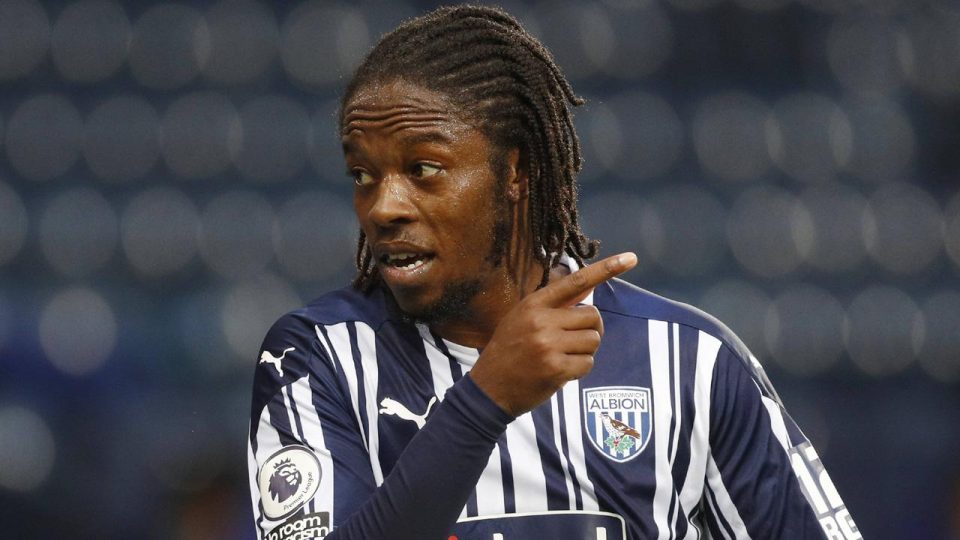 İngiltere’de futbolcu Sawyers’a ırkçı saldırıya hapis cezası