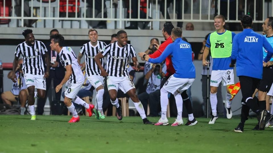 İzmir derbisinde Altay güldü