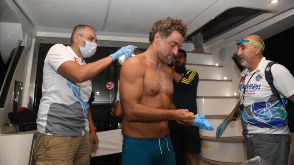Milli sporcu Emre Seven’in KKTC’ye yüzme hedefi yarıda kaldı