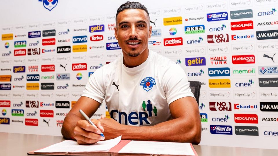 Nabil Dirar Kasımpaşa’ya imza attı