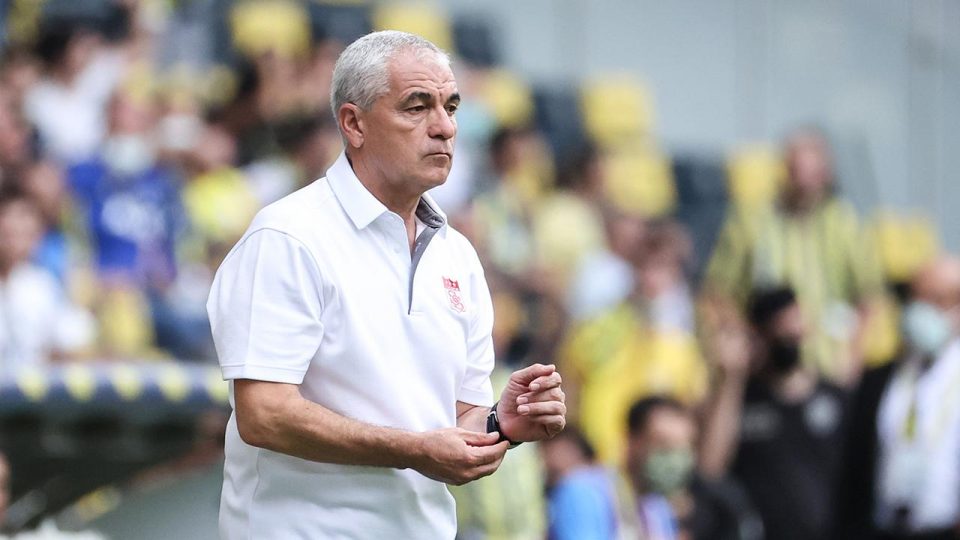 Rıza Çalımbay: Milli takım her şeyin üstünde gelir