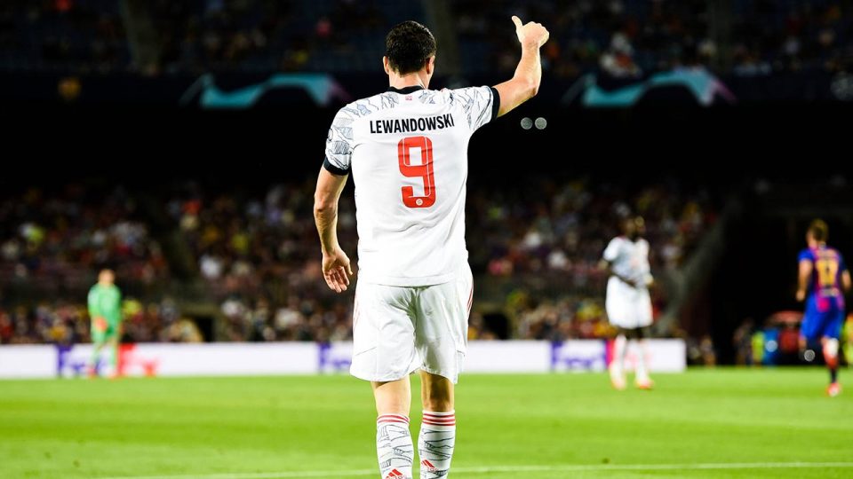 Robert Lewandowski Altın Ayakkabı ödülüne kavuştu