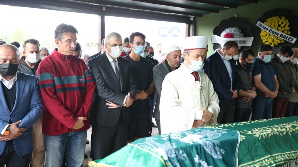 Mete Gazoz’un anneannesi toprağa verildi