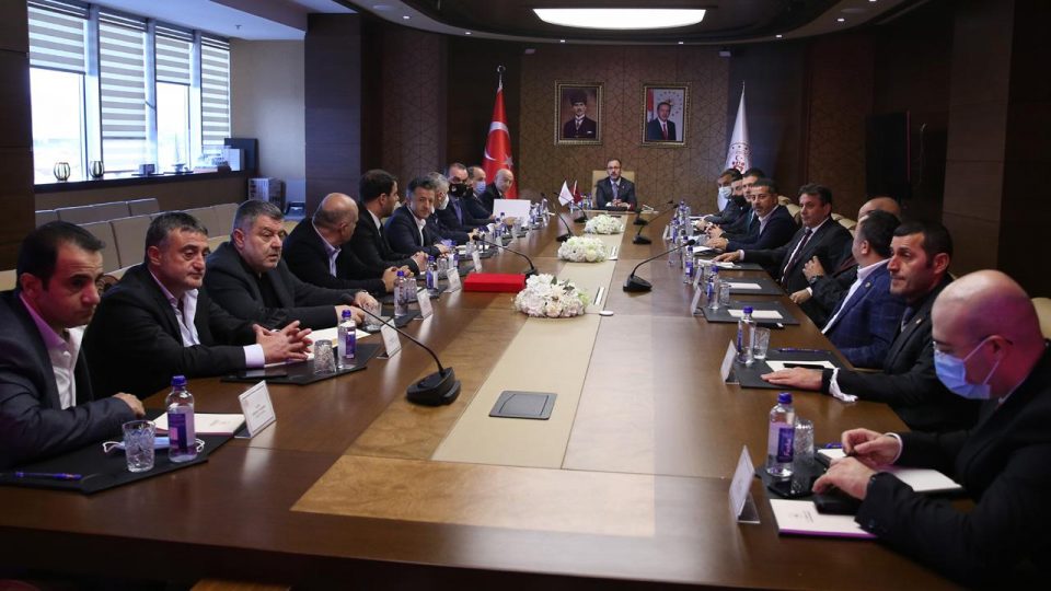 Bakan Kasapoğlu 2. ve 3. Lig Kulüpler Birliği Yönetimlerini kabul etti