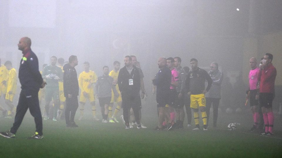 İstanbulspor – Menemenspor maçına sis engeli