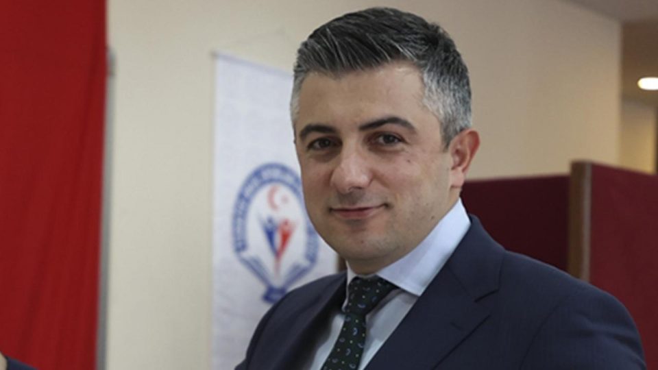 Türkiye Okul Sporları Federasyonu Başkanı Ömür Fatih Karakullukçu güven tazeledi