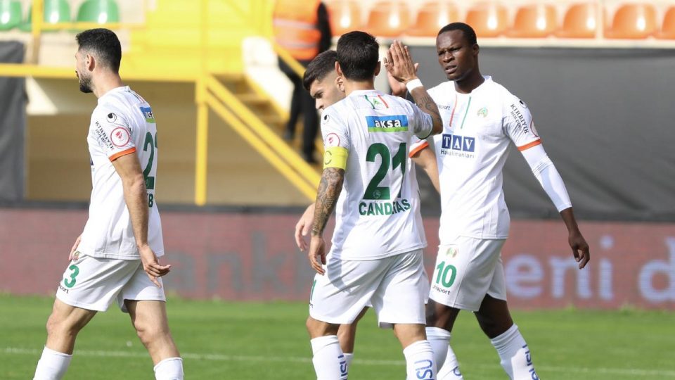 Alanyaspor kupada farklı turladı