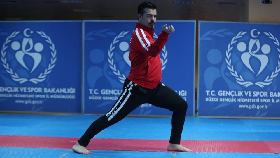 Dünya şampiyonu işitme engelli karatecinin yeni hedefi olimpiyatlar