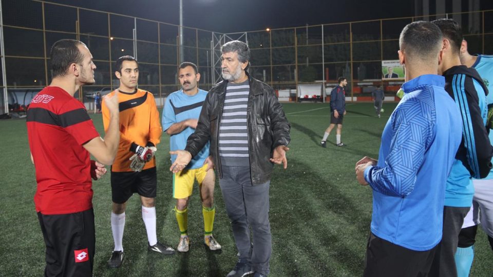 Futbolda iki engelli takımını aynı sezonda bir üst lige çıkardı