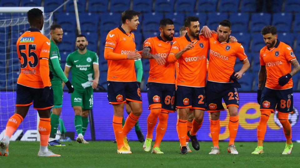Medipol Başakşehir’in yenilmezlik serisi 10 maça çıktı