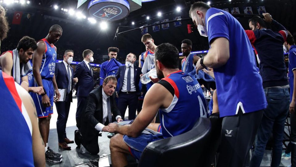 Anadolu Efes Avrupa kupalarında 746. randevuda