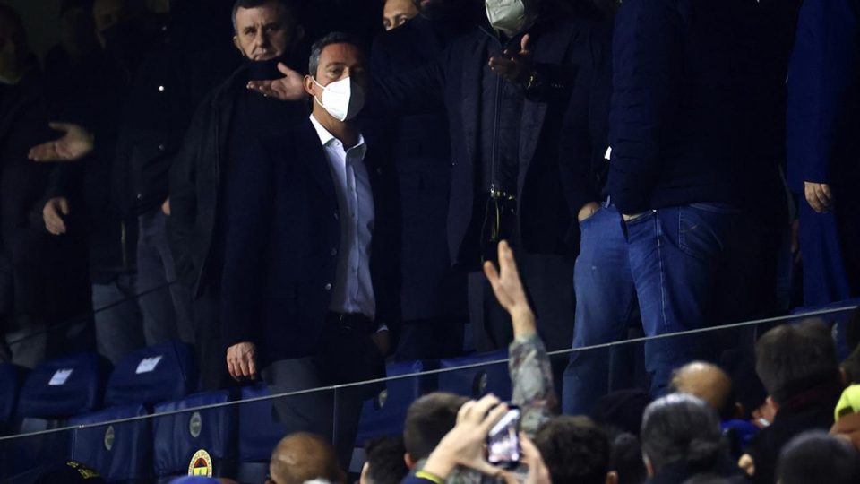 Fenerbahçe’de teknik direktör belirsizliği sürüyor