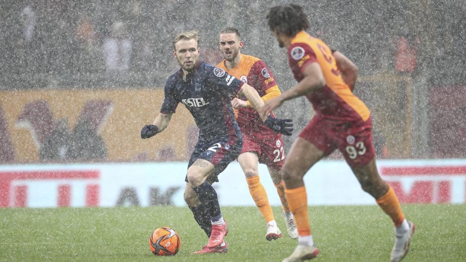 Galatasaray’da 5,  Trabzonspor’da 2 değişiklik