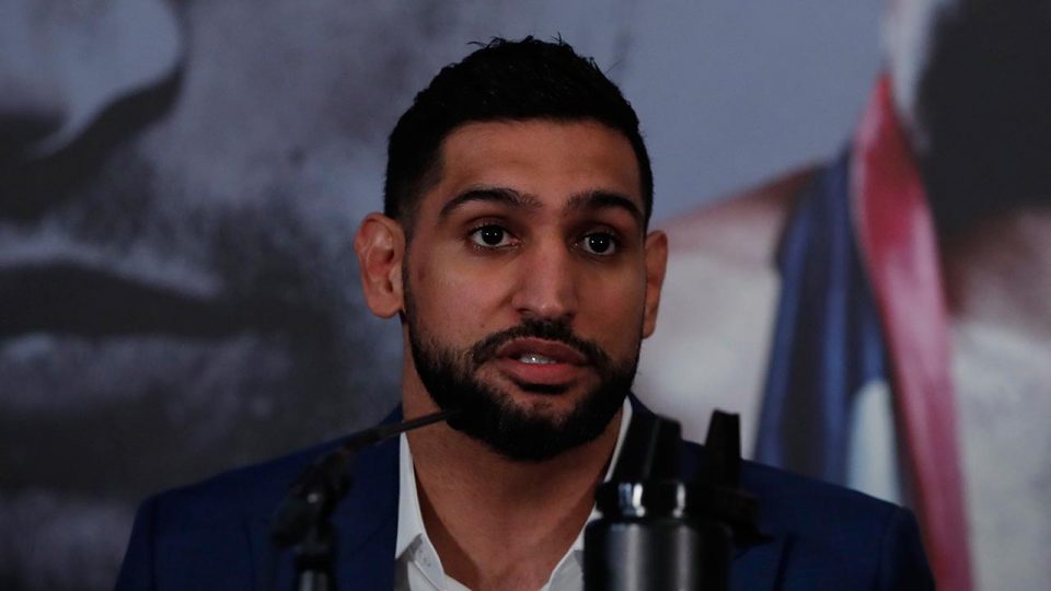 İngiliz boksör Amir Khan’a “telefon” soruşturması