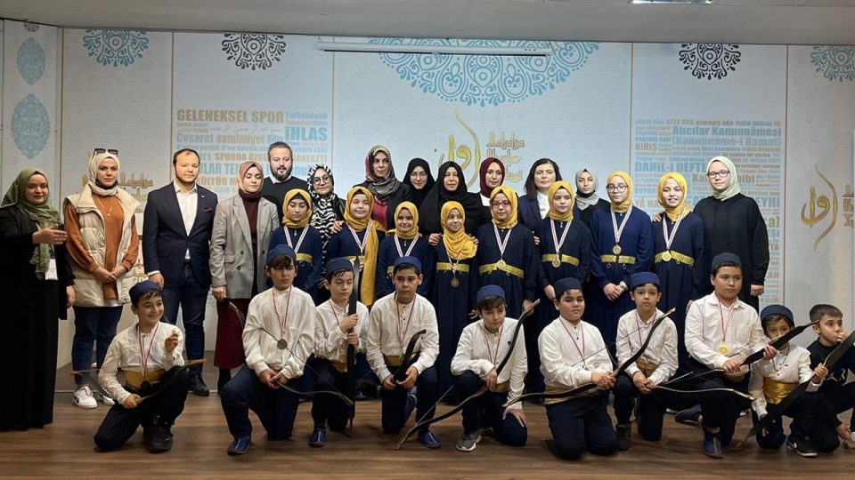 “Mekke’nin Fethi Geleneksel Okçuluk Yarışması” Antalya’da düzenlendi