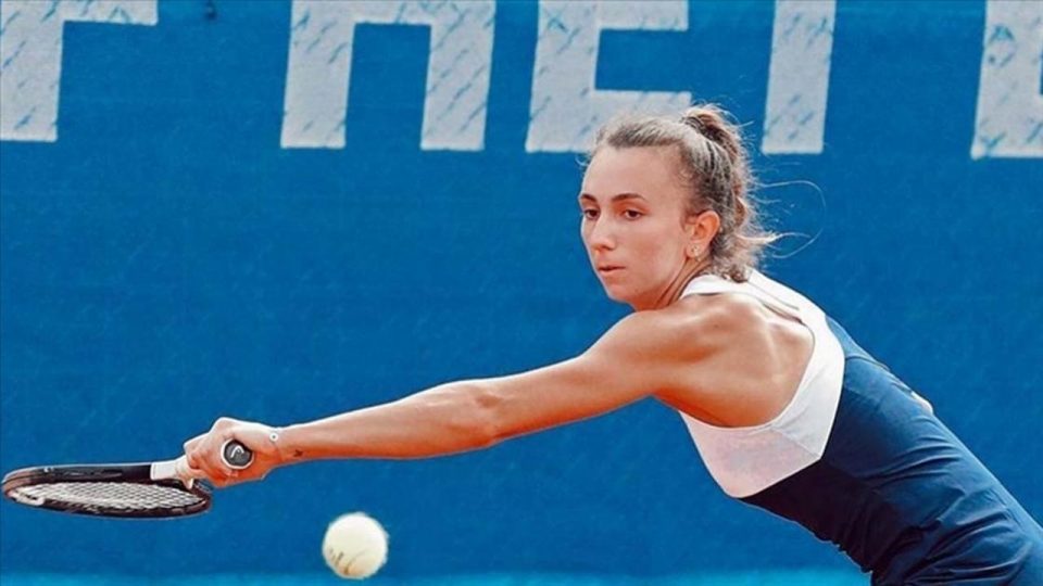 Milli tenisçi İpek Öz’den İspanya’da ikincilik