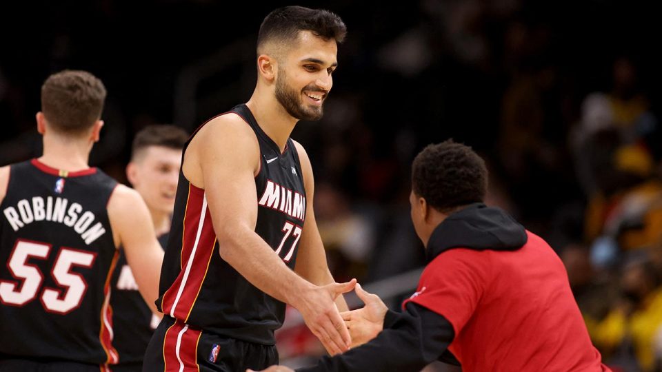 Ömer Faruk Yurtseven “double-double” yaptı Miami Heat kazandı