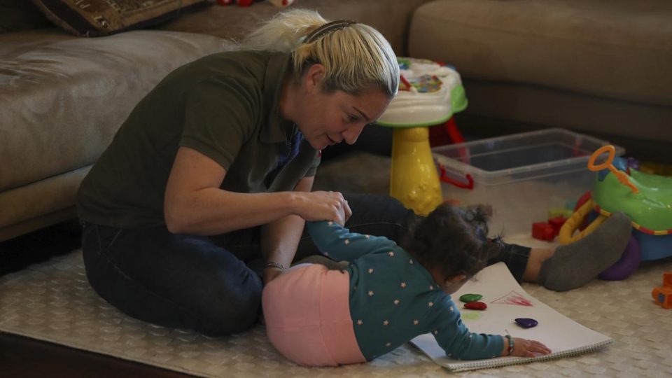 Türkiye şampiyonu kayakçı “koruyucu anne” oldu