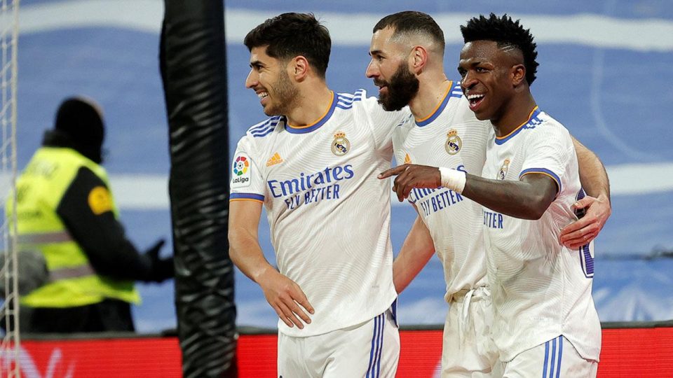 Lider Real Madrid sahasında farklı kazandı