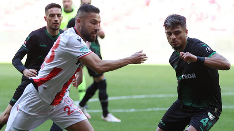 Yasin Öztekin, en golcü sezonunu yaşıyor
