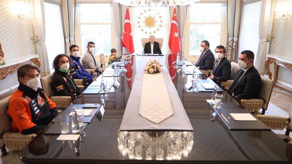 Cumhurbaşkanı Erdoğan milli motosikletçileri kabul etti