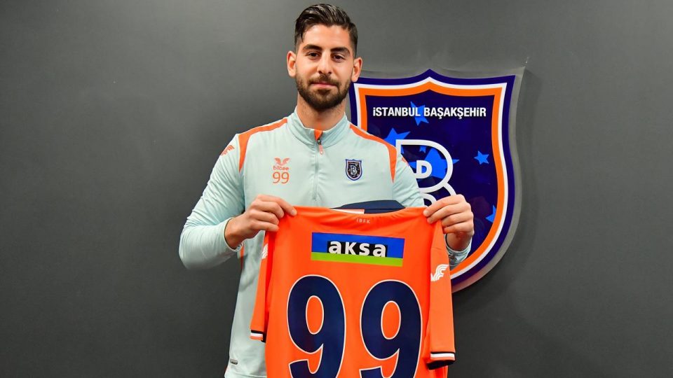 Başakşehir’de Atabey Çiçek’in sözleşmesi uzatıldı