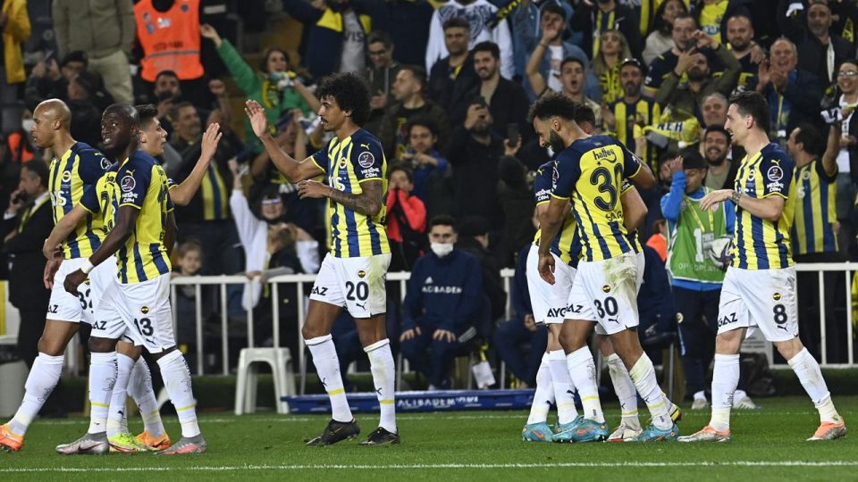 Fenerbahçe galibiyet serisini sürdürdü