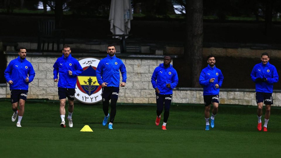 Fenerbahçe’de derbi 11’i netleşiyor