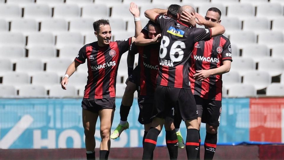 Karagümrük 3 puanı 3 golle aldı