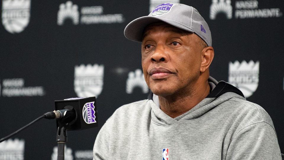 Sacramento Kings başantrenör Alvin Gentry’nin görevine son verdi
