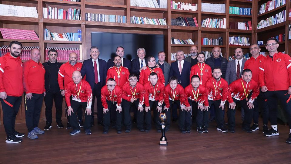 TFF’den özel sporculara başarı ödülü