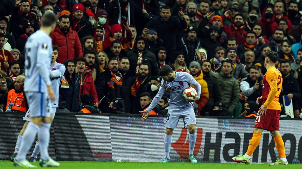 UEFA’dan Galatasaray’a kısmi tribün kapatma cezası