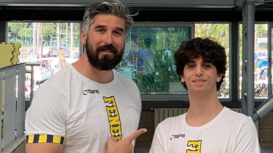 14 yaşındaki genç yüzücü 34 yıllık Türkiye rekorunu kırdı