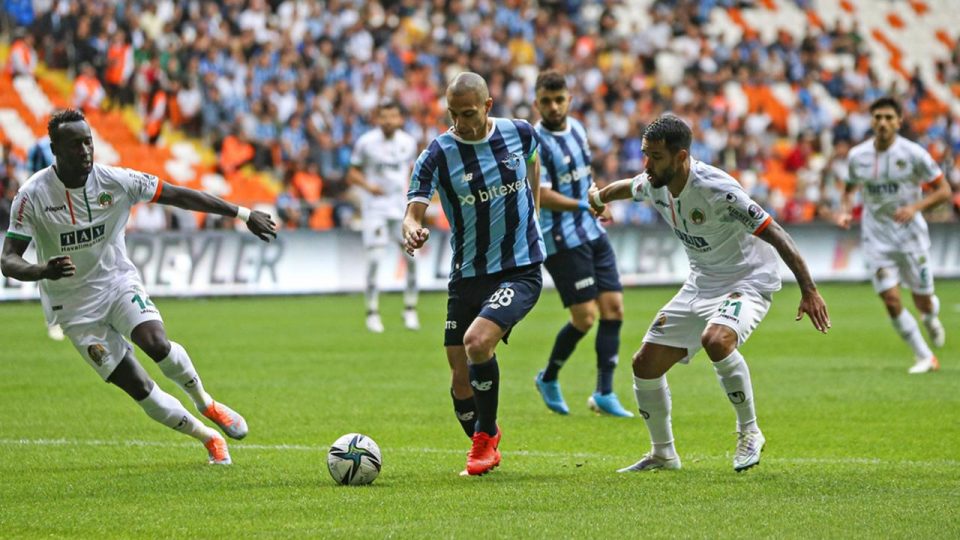 Adana Demirspor Alanyaspor’u ağırlıyor