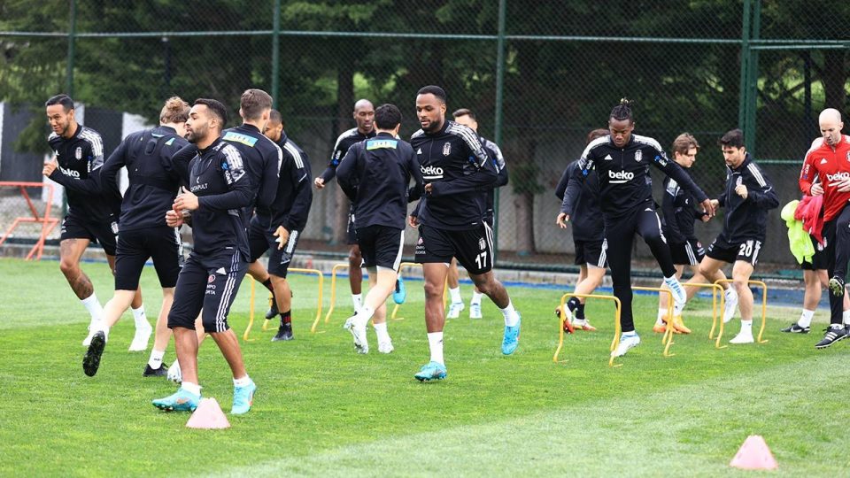 Beşiktaş Fenerbahçe maçına odaklandı