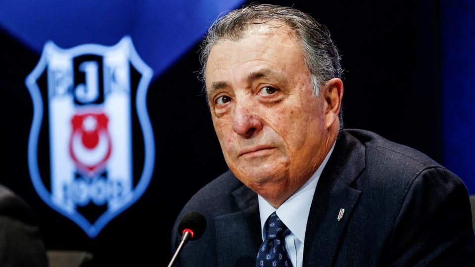 Beşiktaş’ta Ahmet Nur Çebi yönetimi ibra edildi