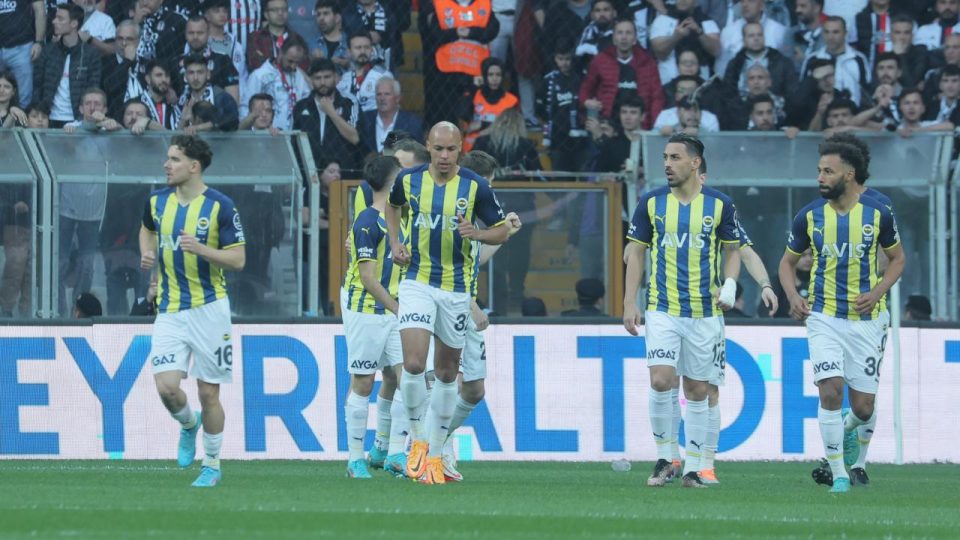Fenerbahçe yenilmezlik serisini sürdürdü